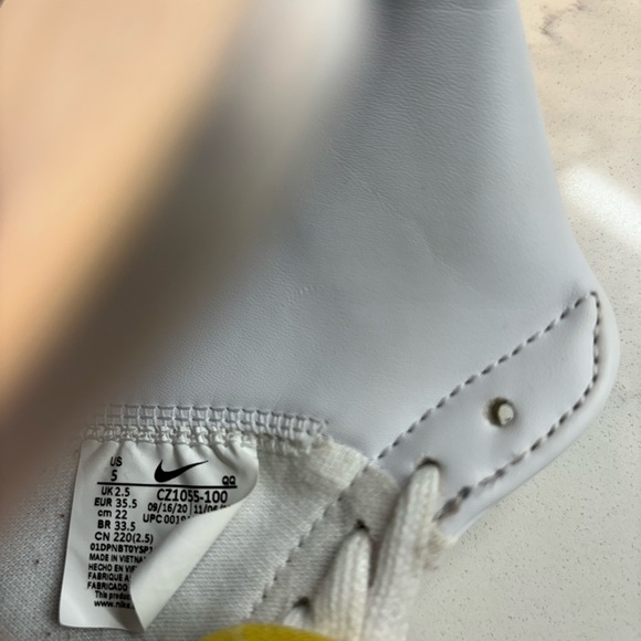 Nike Blazers - Picture 5 of 6